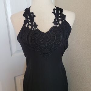Long Sexy Black Embroidered Neckline & Back Evening Gown Dress Size 4